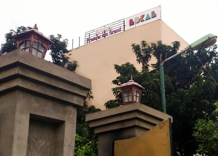 Hotels Close to Airport Lokal Rooms X Gulberg