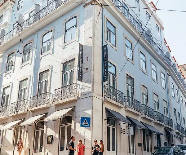 Family Hotel: Lisboa Carmo Hotel
