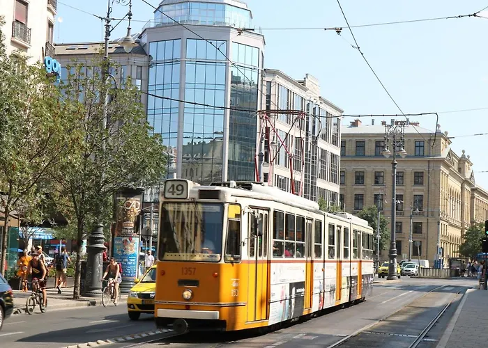Hotel near College: Budapest Panorama Central
