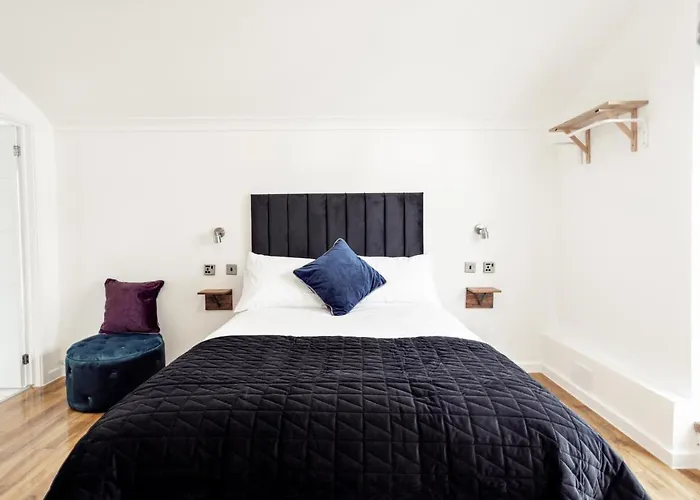 Cambridge House Hotel