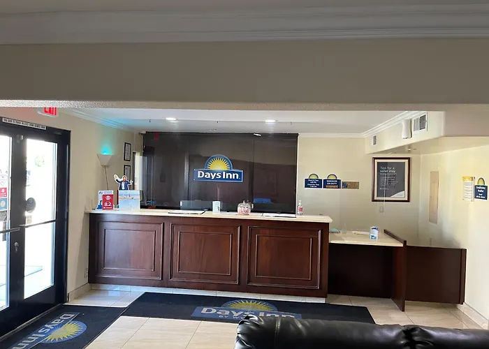 Days Inn By Wyndham Indio