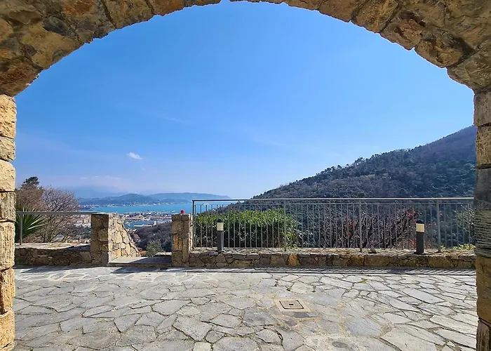 La Pietra 1 E La Pietra