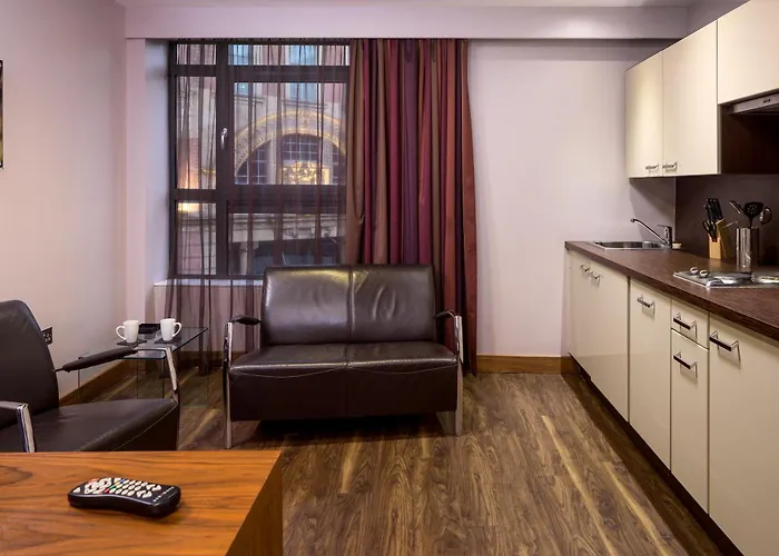 Roomzzz Leeds City