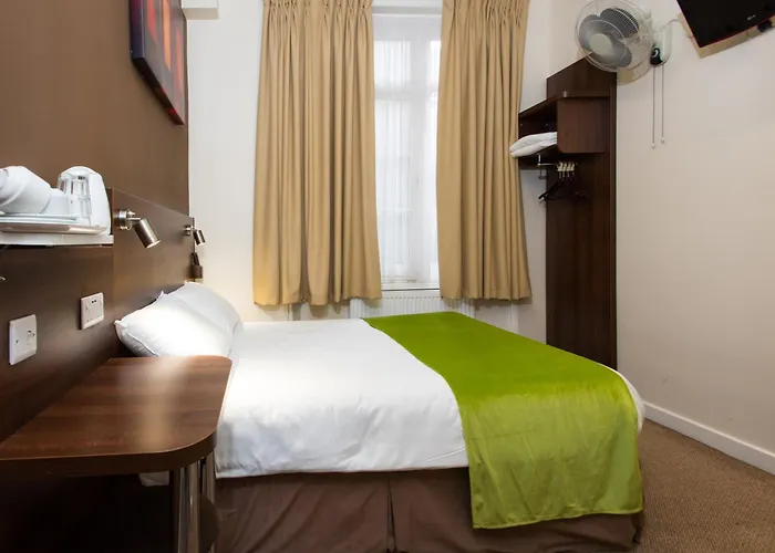 Marble Arch Inn