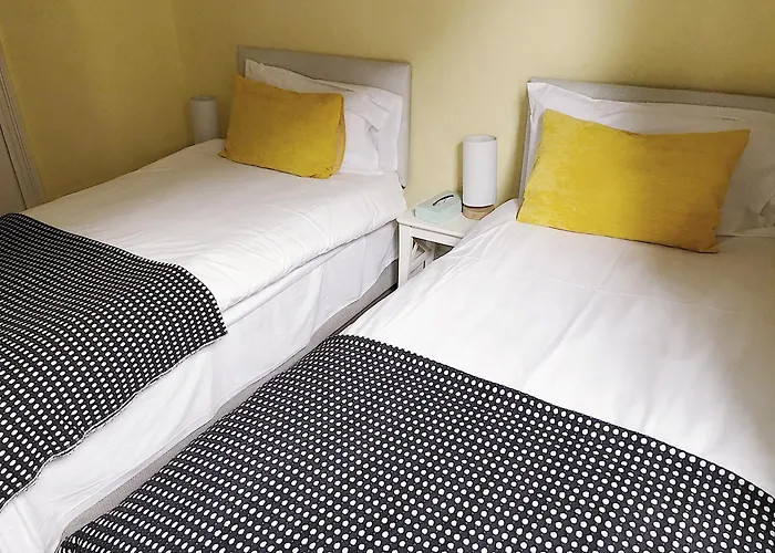 Guest house: Caspian Hotel