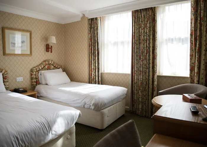 Crown & Mitre Hotel