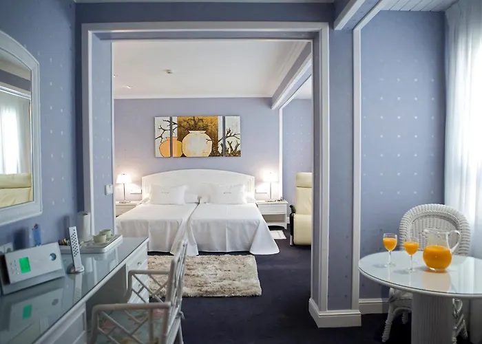 Las Rocas Playa Hotel