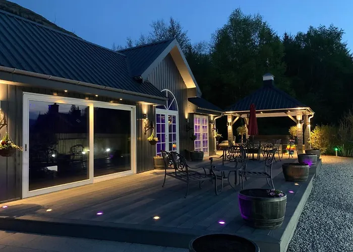 Beach hotel: Little Fox Lodge Luxury Hideaway With Hot Tub Glencoe Near Fortwilliam (Adults Only)