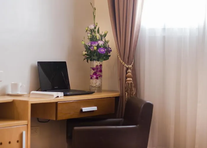 Eliana Ruby Hotel & Travel