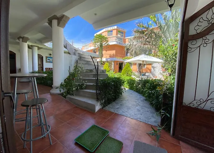 Dog friendly hotels Los Angeles Panajachel