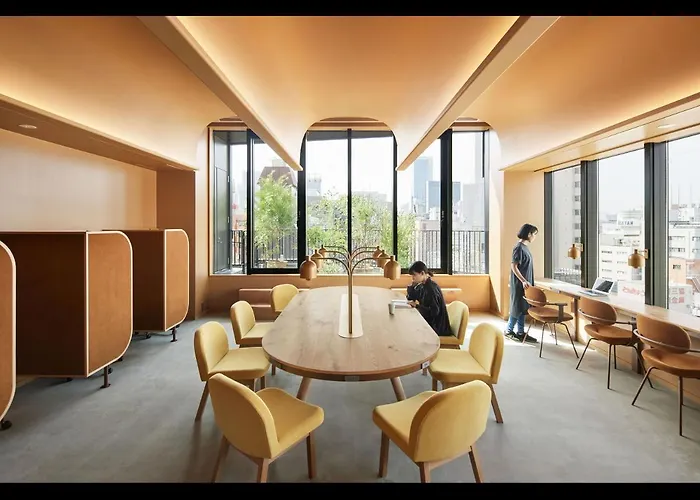 9H Nine Hours Woman Shinjuku