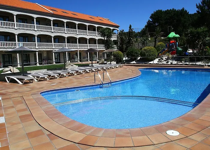 Hotel cerca del colegio: Apartamentos Coral Do Mar II