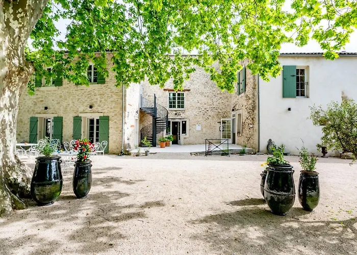 Hotel & Spa Ventoux Provence "Domaine Des Tilleuls"