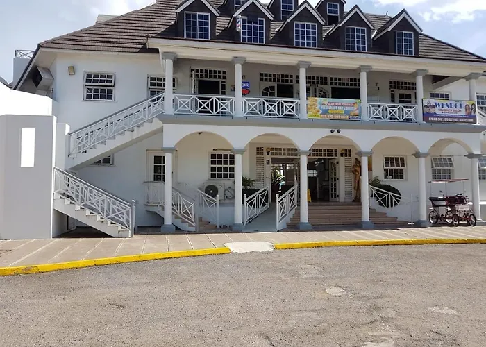 Family Friendly Hotels Almond Grove At Sand Castle
