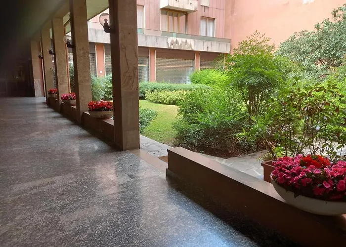 Residence Aramis - with free parking Junior Suite Navigli Bocconi -- con parcheggio incluso -- metro verde Porta Genova