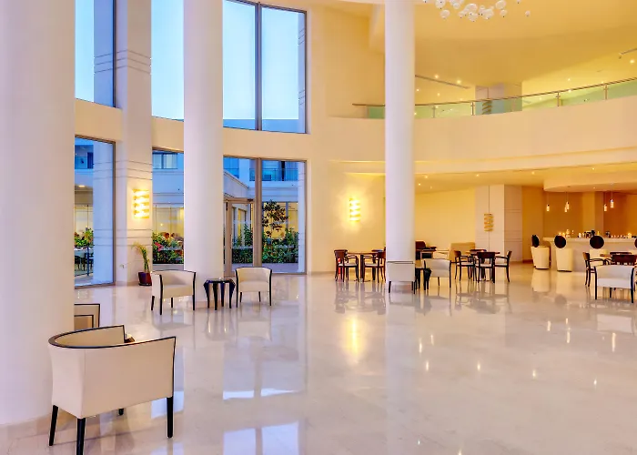 Hôtel pour familles: Apollo Blue