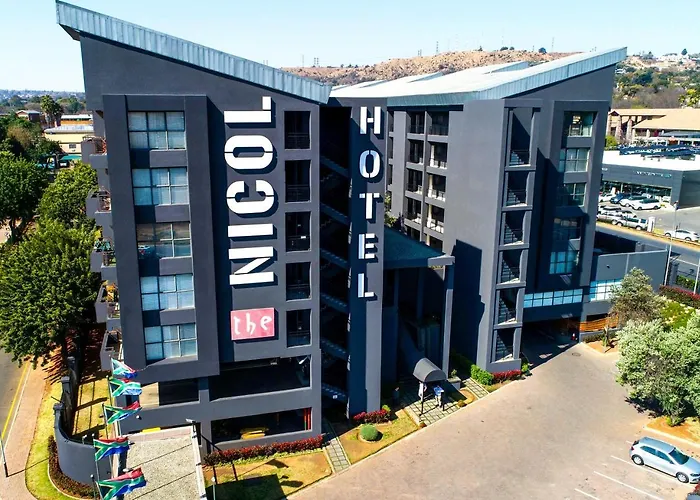 Nicol And Apartments
