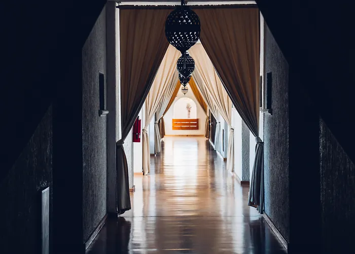 Luxury hotel only: Bahia Hotel & Beach House