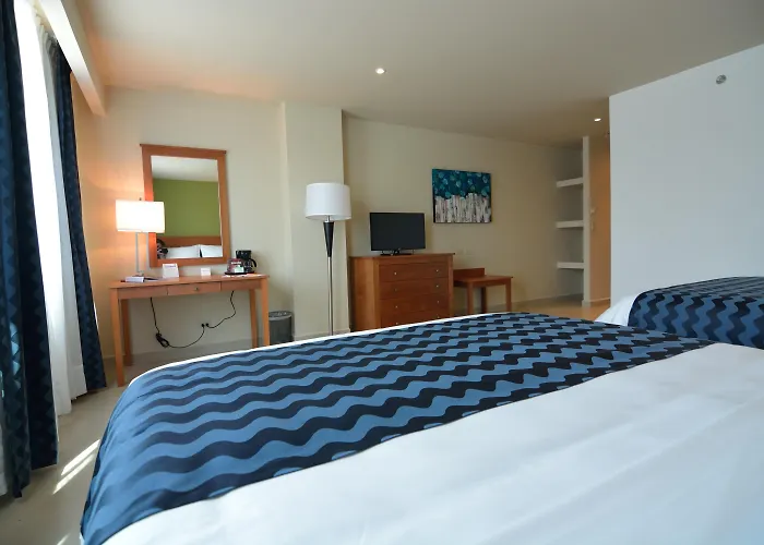 Hotel with Tennis: Holiday Inn Express Cabo San Lucas By Ihg