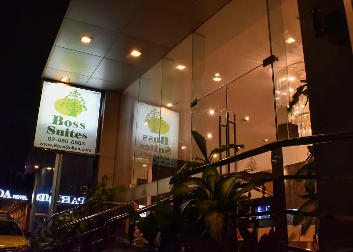Boss Suites Nana Hotel