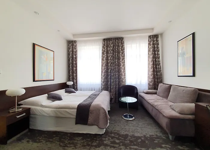 Pet Friendly hotel: Royal Plaza