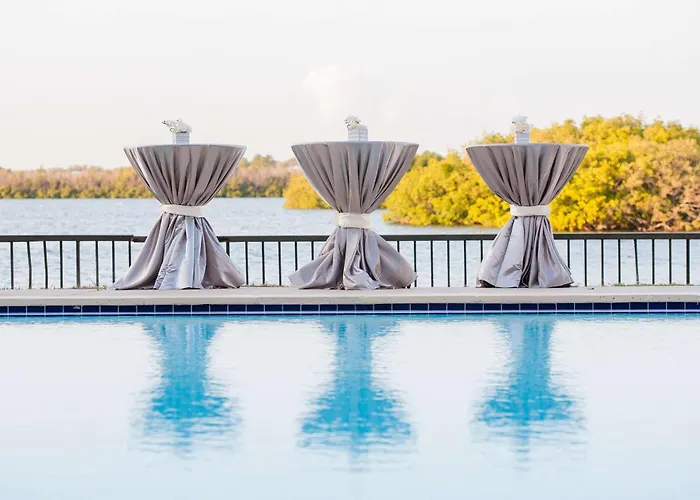 Doubletree By Hilton Tampa Rocky Point Waterfront