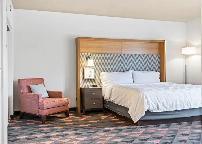 Holiday Inn - St. Petersburg West By Ihg