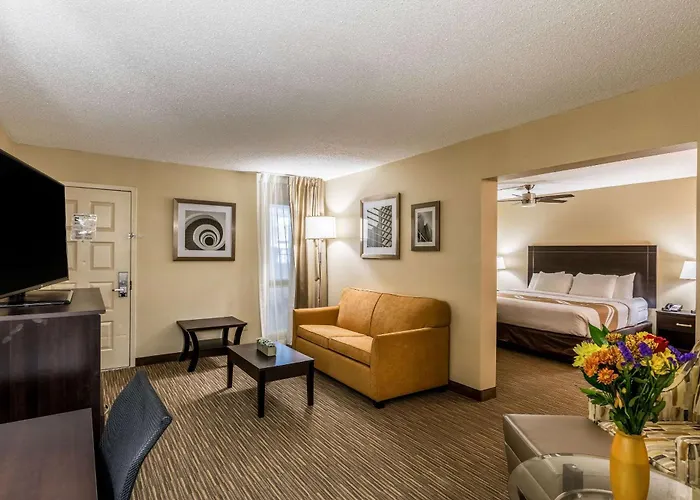 Family Hotel: Quality Inn University Lansing