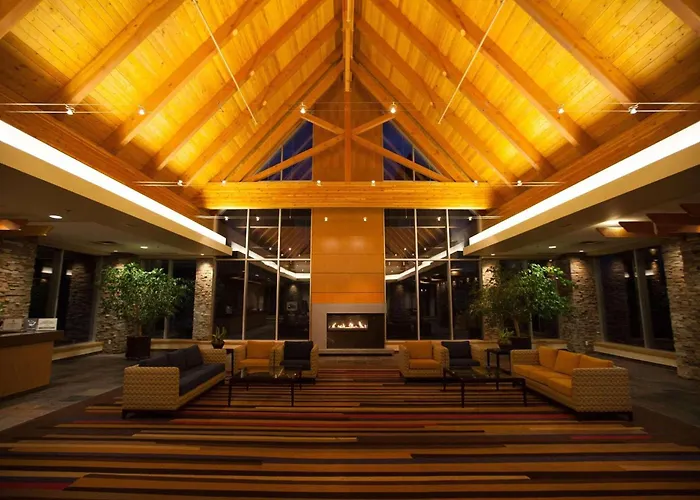Hotels with pool Edmonton & Convention Center Edmonton