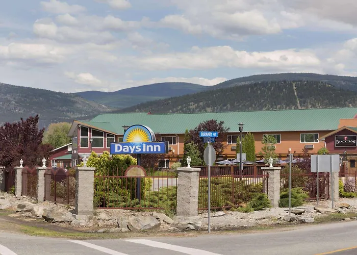 Hotels Close to Airport Days Inn By Wyndham Penticton Conference Centre