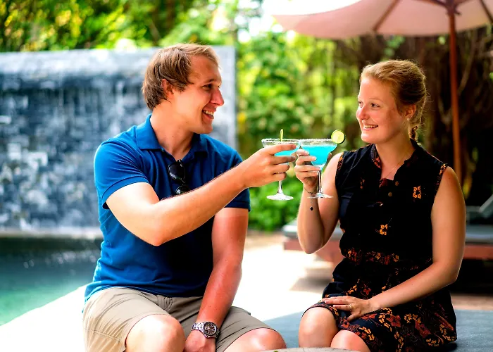 Hotel near College: La Residence Blanc D' Angkor