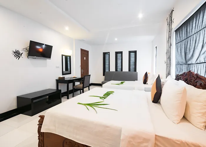 Hotel near College: La Residence Blanc D' Angkor