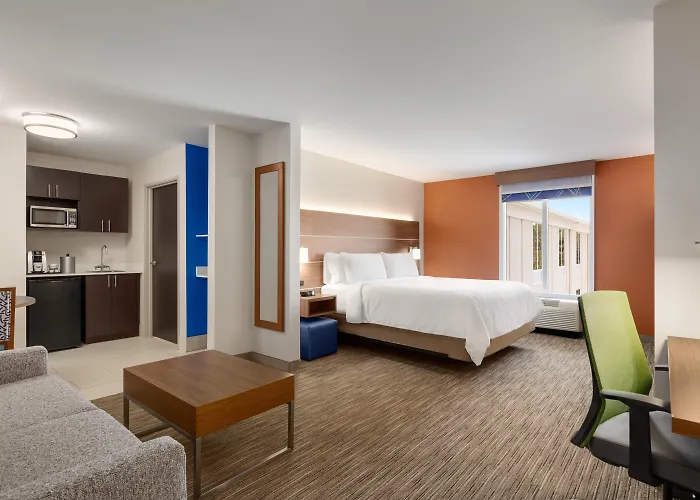 Hotel with pool: Hampton Inn & Suites Opelika-I-85 Auburn Area