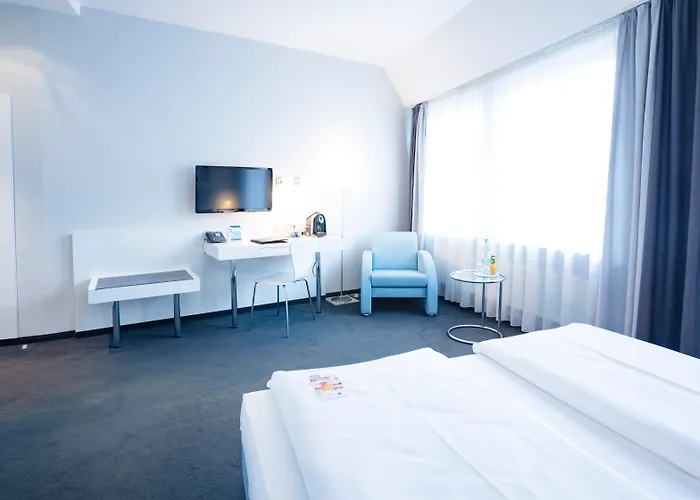 Garner Berlin - Checkpoint Charlie By Ihg