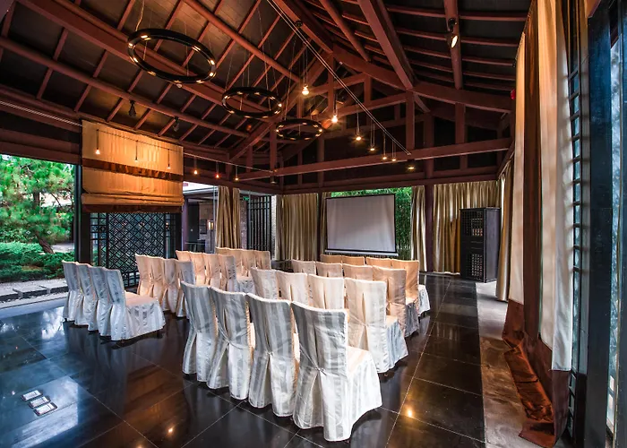 Hotel with Tennis: Banyan Tree Lijiang