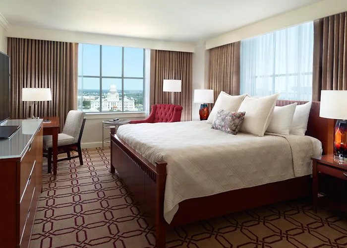 4 star hotel: Omni Providence
