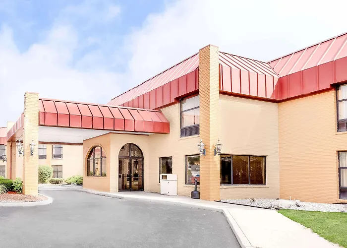 Motels Days Inn & Suites By Wyndham Kalamazoo
