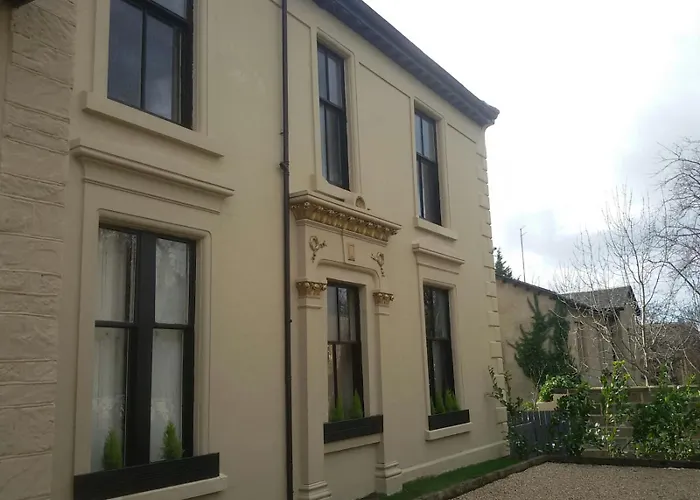 Hotel with Tennis: Crosshill House