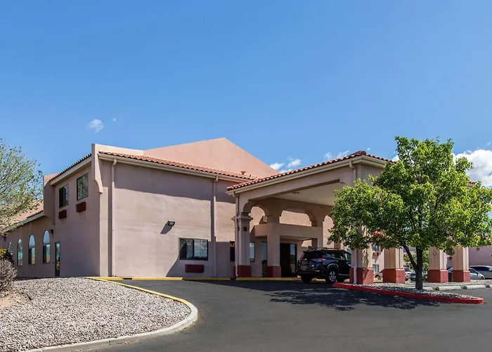 Hot Tub in Room Quality Inn & Suites Albuquerque North Near Balloon Fiesta Park