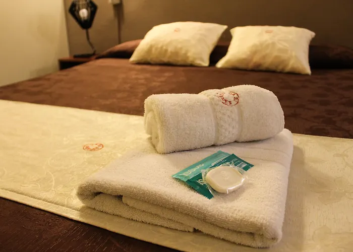 Cheap hotel: Casi Guemes Hotel