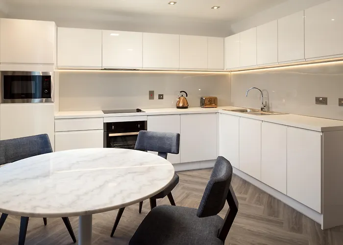 Roomzzz London Stratford