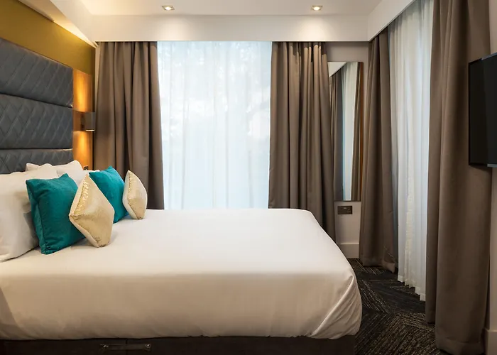  Roomzzz London Stratford