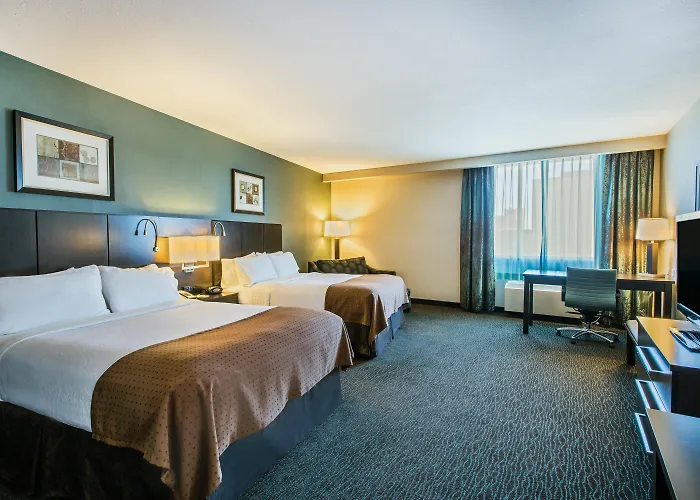 Hotel near College: Holiday Inn Saskatoon Downtown By Ihg