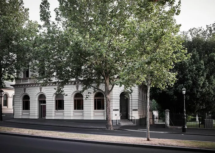 Luxury hotel only: Hotel Ernest Bendigo