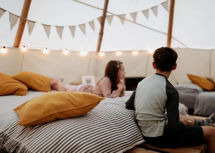 White House On Wye Glamping