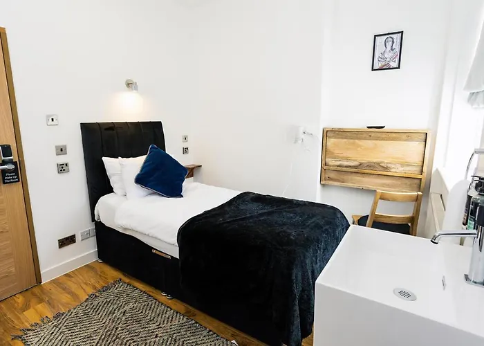 Cambridge House Hotel