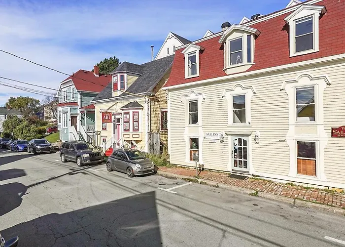 B&B only: Sail Inn Lunenburg