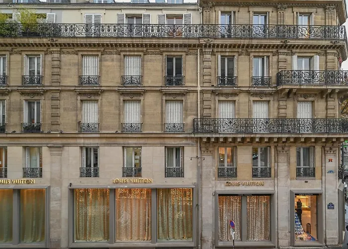 The place to be in Saint Germain des Près - Montana 2