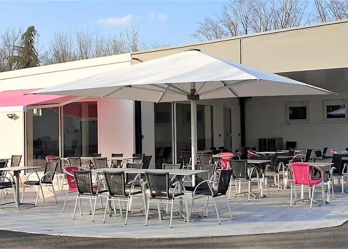 Hotel pres du College: Camping de l'Ill