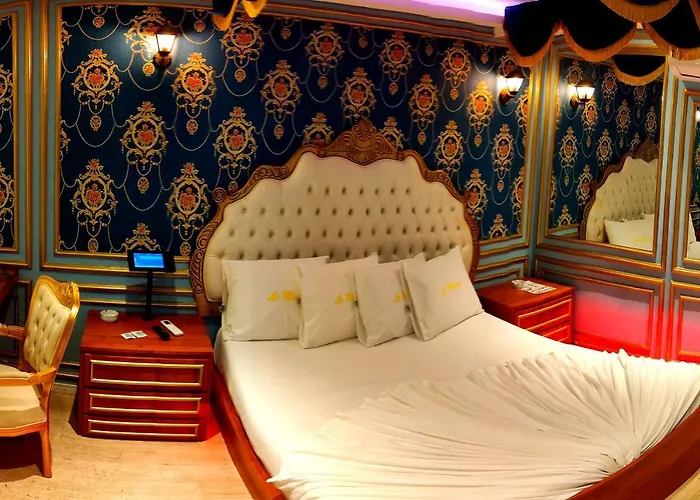 Le Monde (Adults Only)
